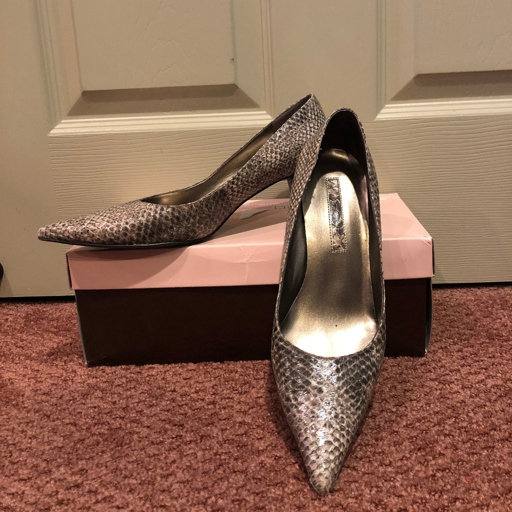 Bandolino Gray/Black/Natural Pumps Size 8